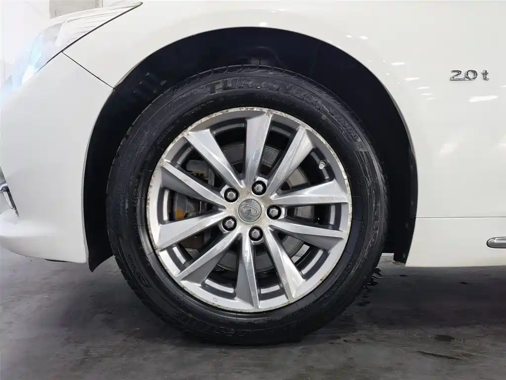 Infiniti Q50L 2015 — фото 17