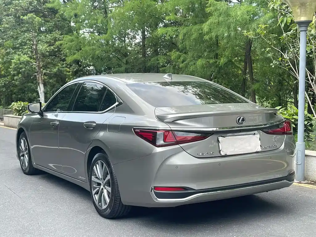 Lexus ES 2019 — фото 5