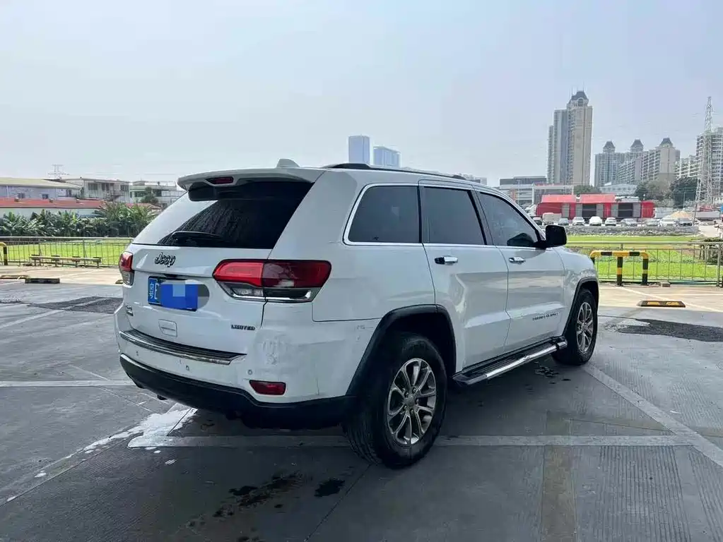 Jeep Grand Cherokee 2015 — фото 4