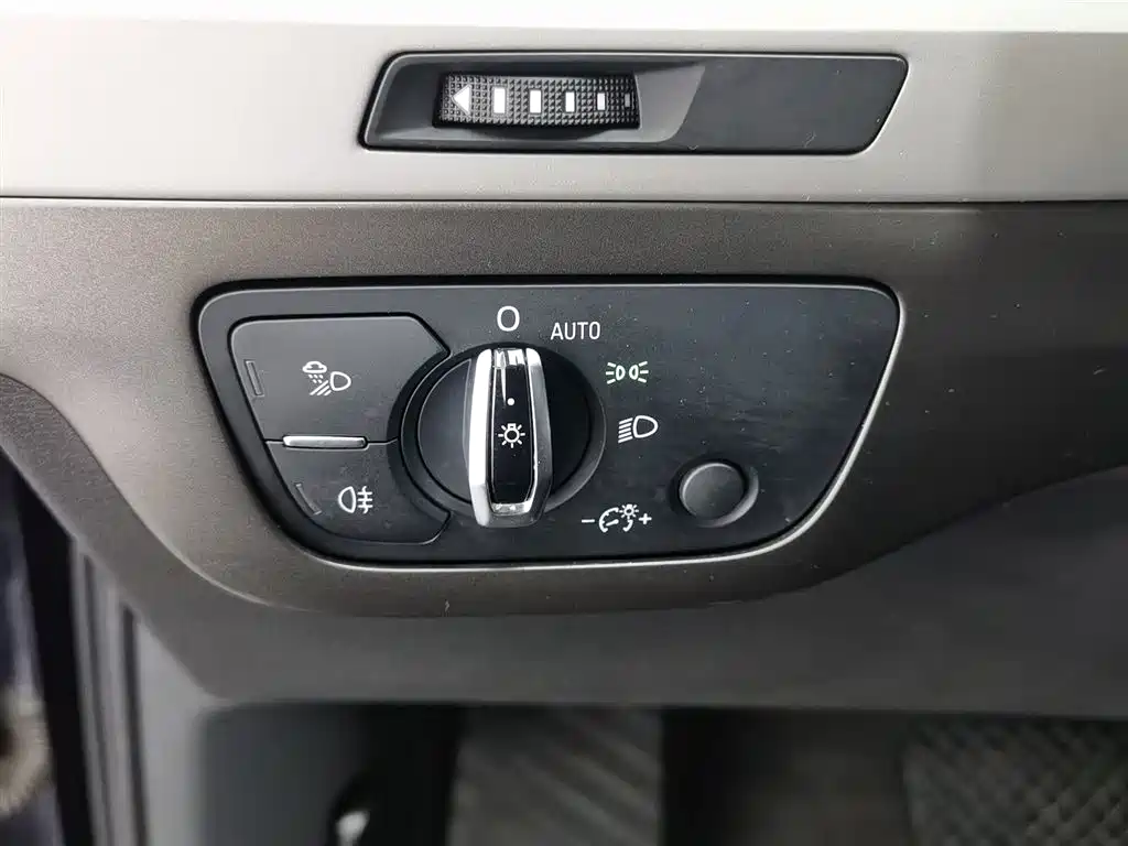 Audi Q7 2016 — фото 21