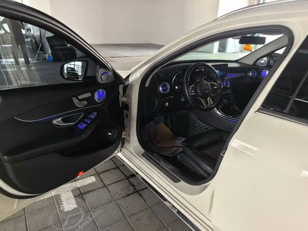 Mercedes-Benz C-Class 2019 — фото 16