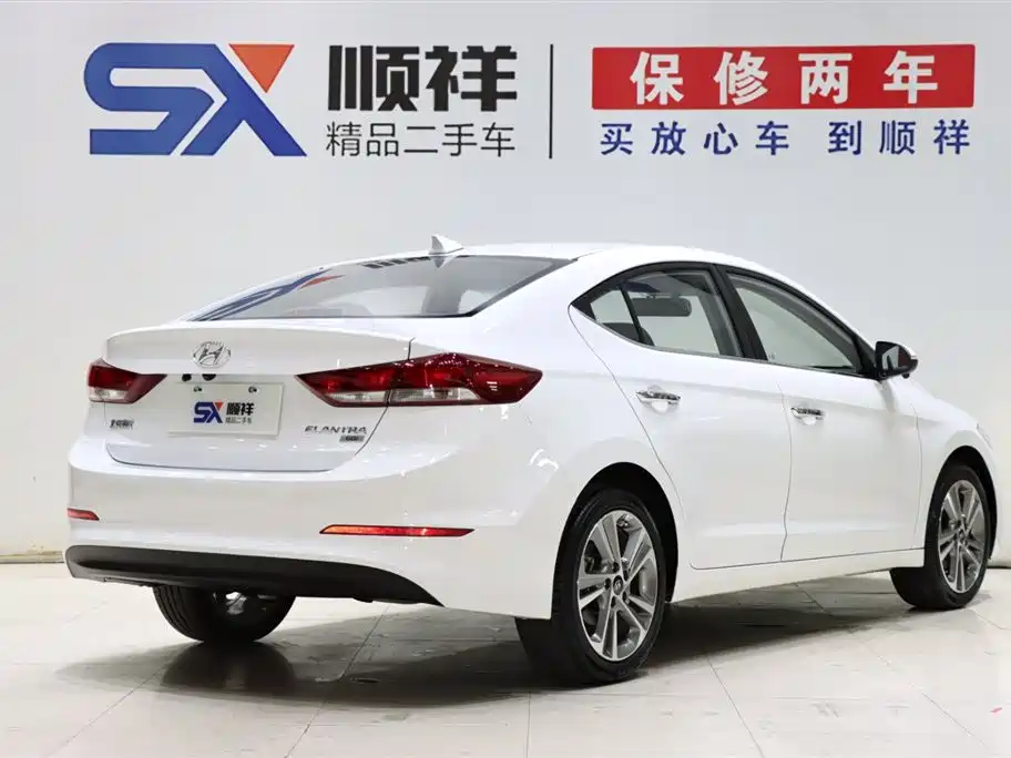 Hyundai Elantra 2019 — фото 4
