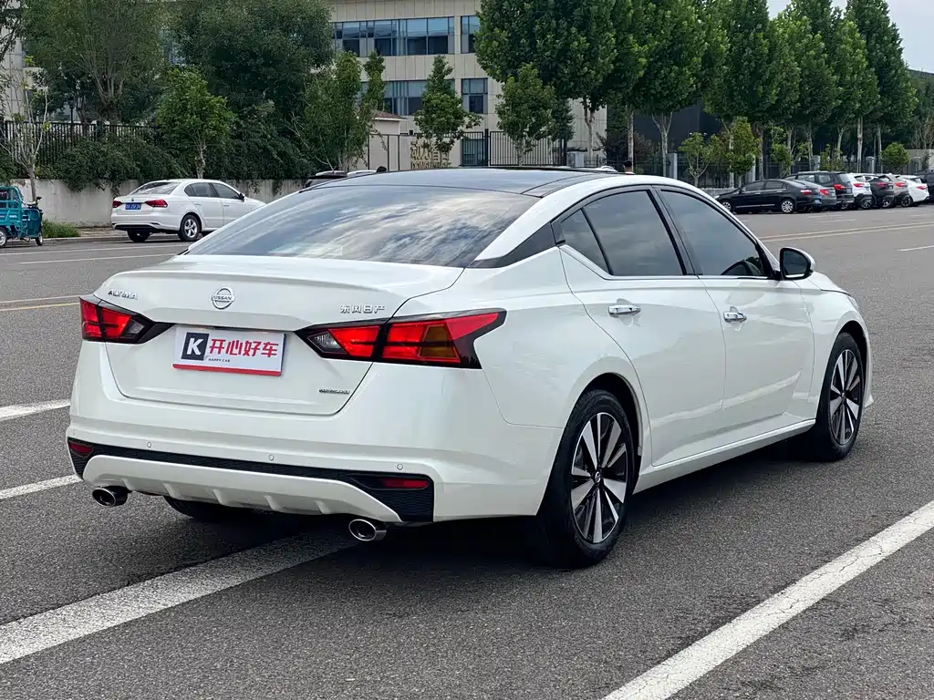 Nissan Teana 2022 — фото 13