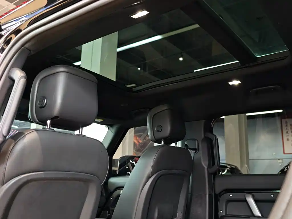 Land Rover Defender 2025 — фото 33