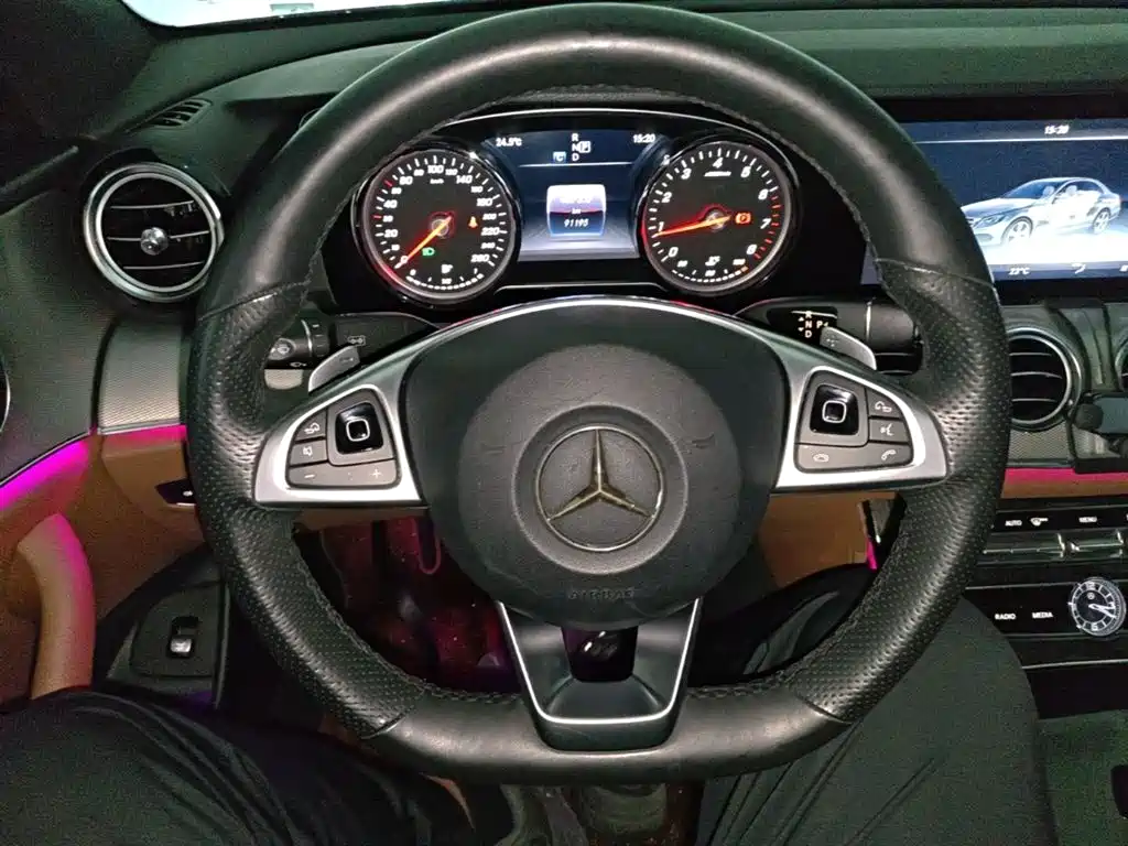 Mercedes-Benz E-Class 2017 — фото 11