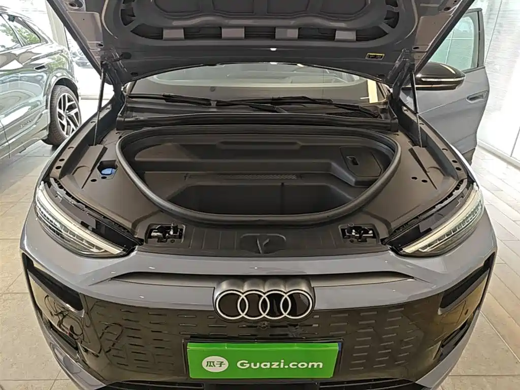 Audi Q6L e-tron 2025 — фото 20