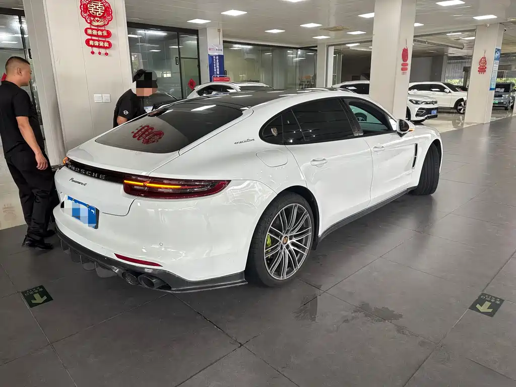 Porsche Panamera 2017 — фото 8