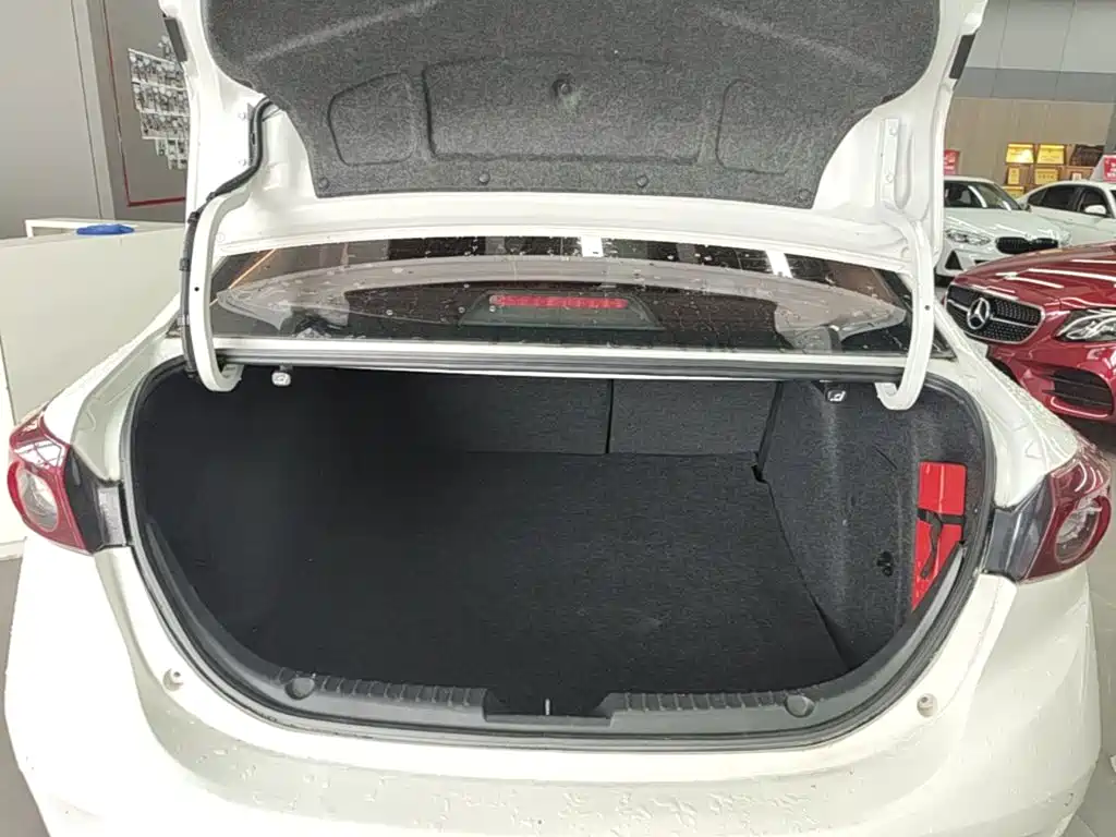 Mazda 3 Angkesela 2017 — фото 19