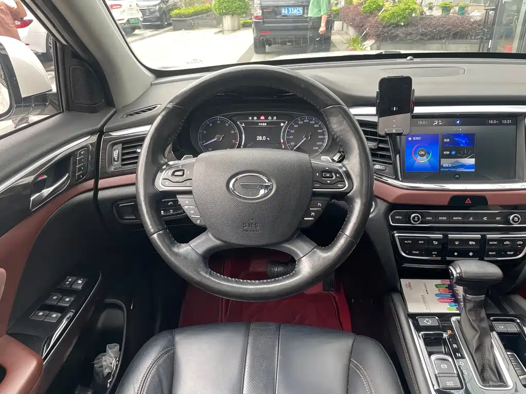 GAC Motor Trumpchi GS8 2017 — фото 10
