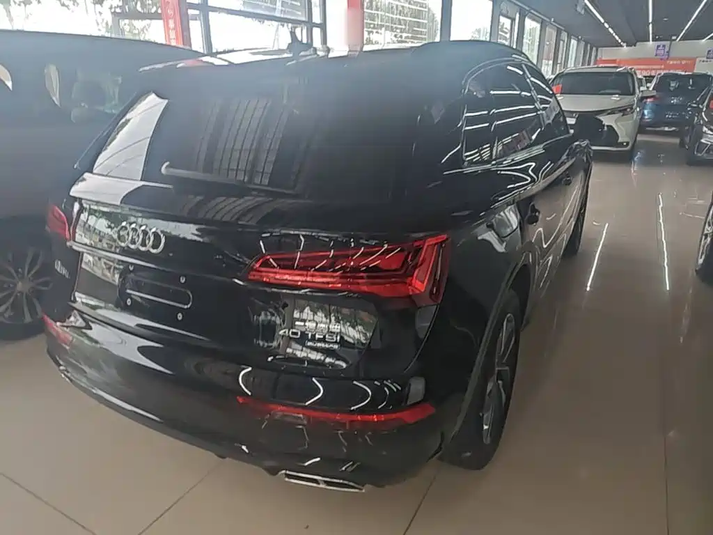 Audi Q5L 2023 — фото 7