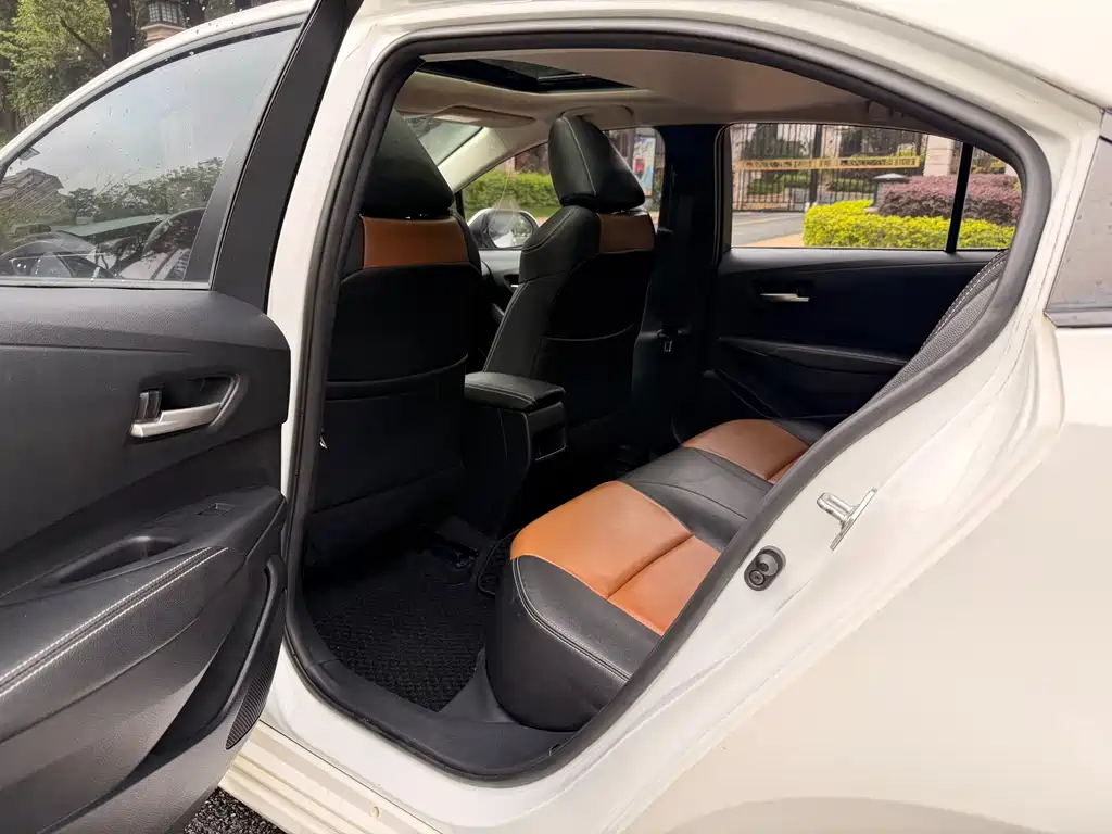 Toyota Corolla 2019 — фото 10