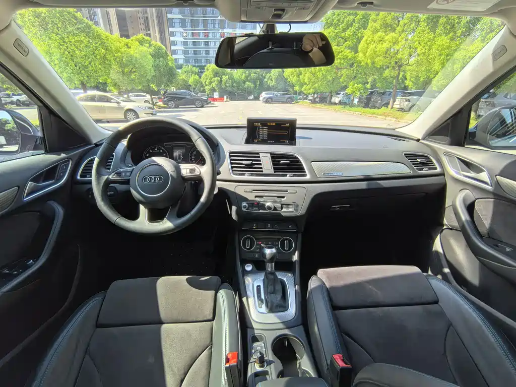 Audi Q3 2018 — фото 11