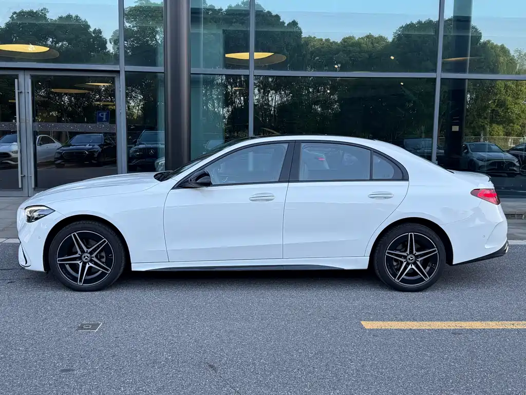 Mercedes-Benz C-Class 2025