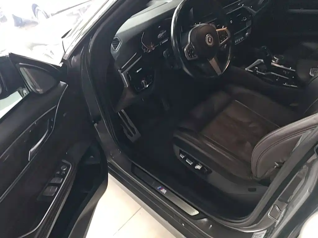 BMW 6 Series GT 2021 — фото 16