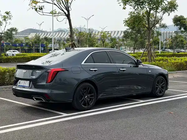 Cadillac CT4 2022