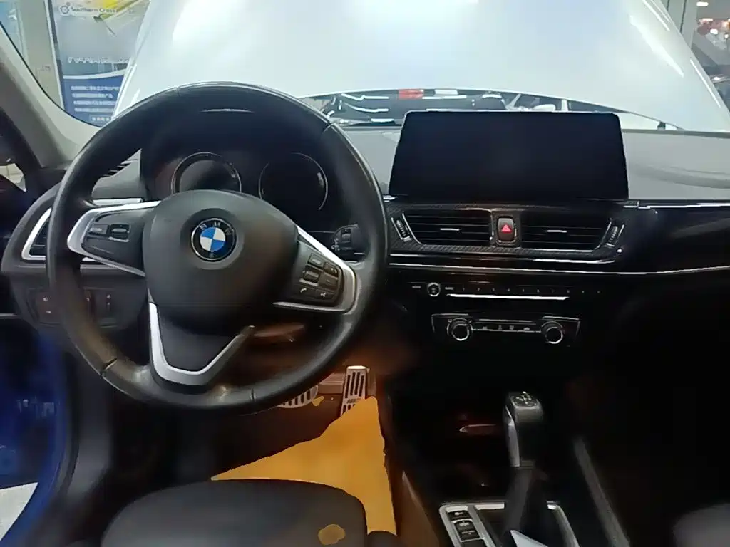 BMW 1 Series 2018 — фото 10