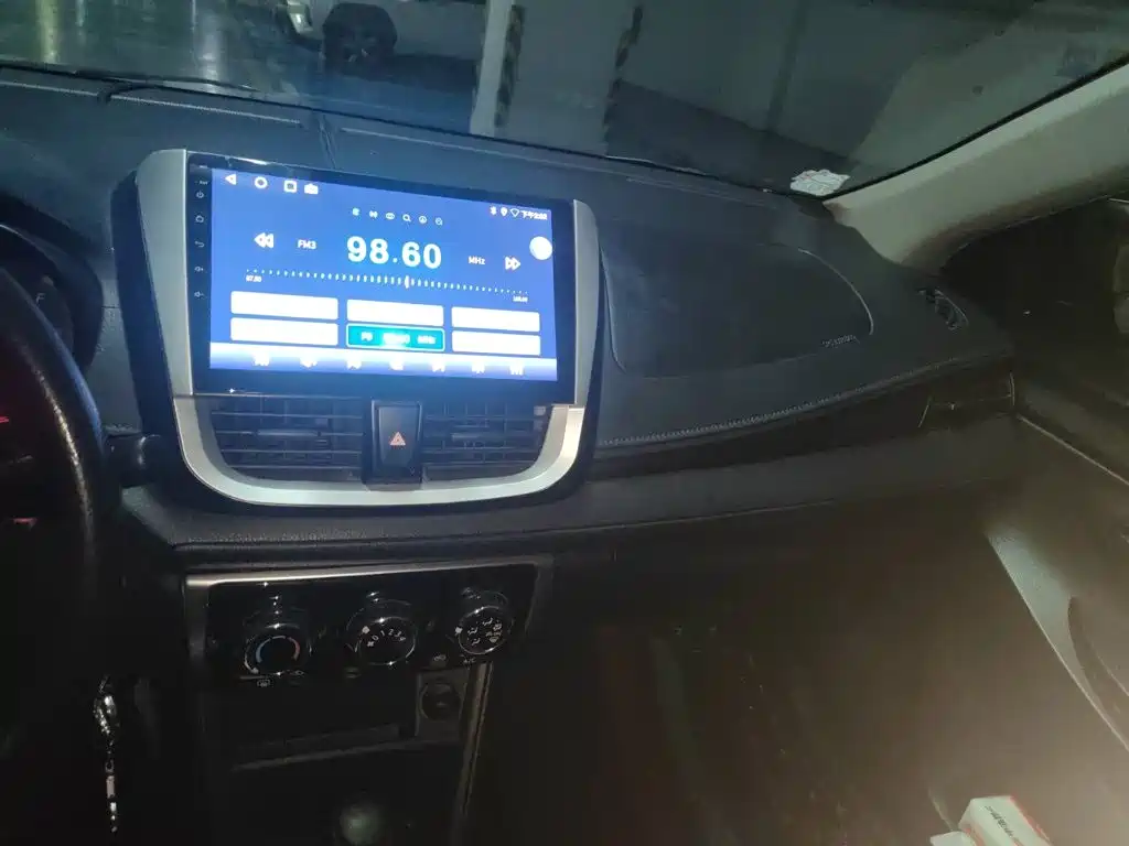 Toyota Yaris L 2020 — фото 10