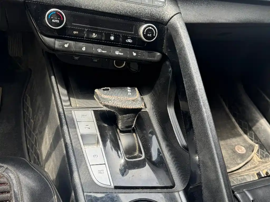 Hyundai Elantra 2024