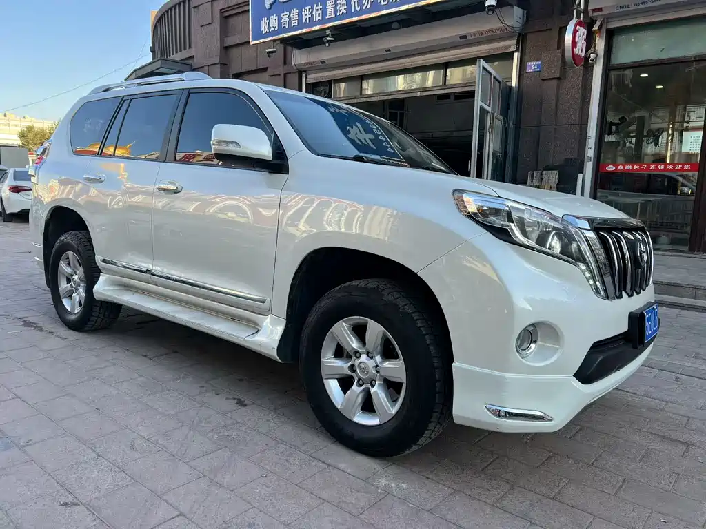 Toyota Prado 2017 — фото 3
