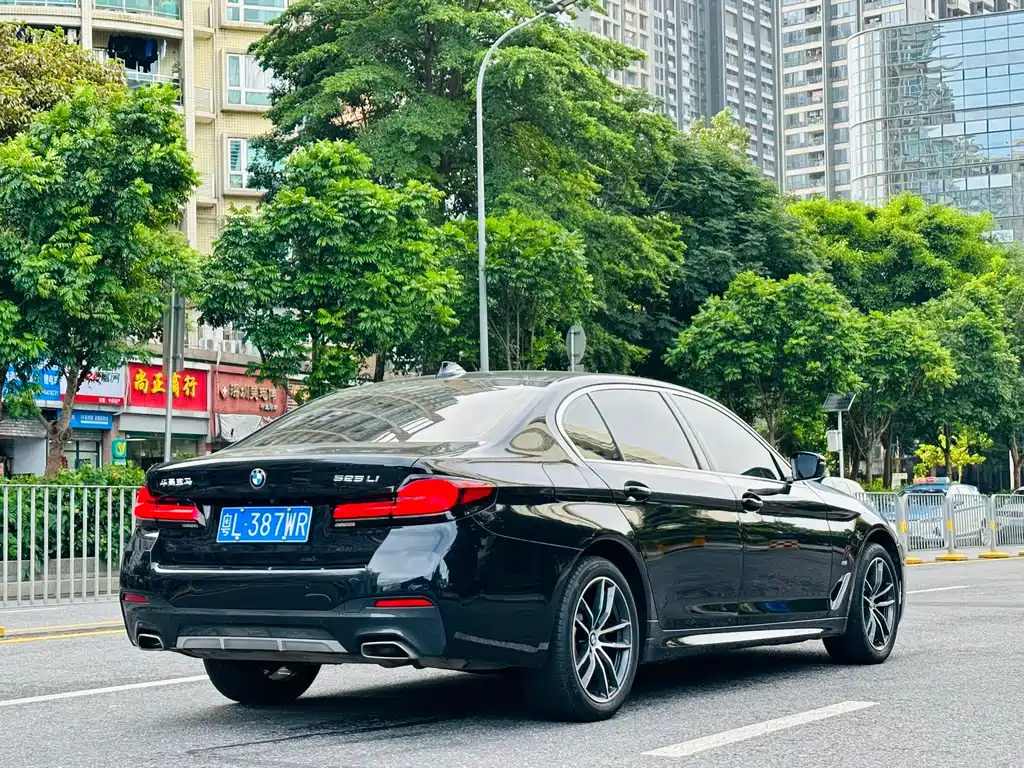 BMW 5 Series 2023