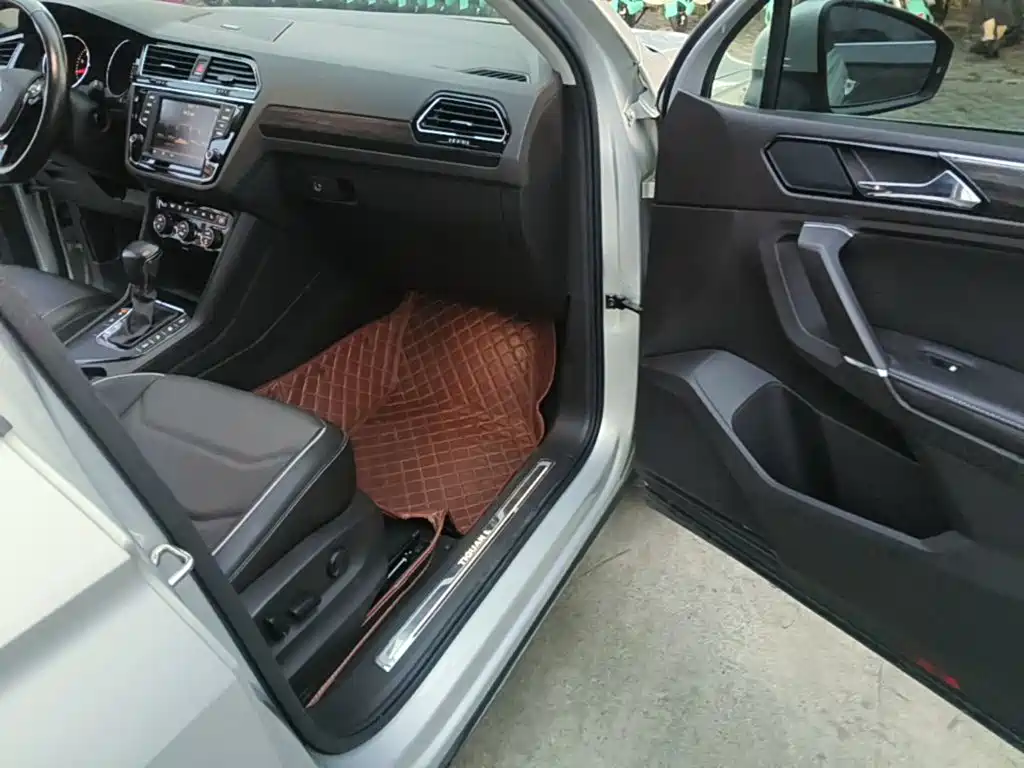 Volkswagen Tiguan L 2017 — фото 11