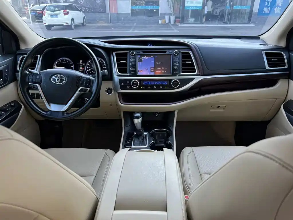 Toyota Highlander 2015 — фото 8