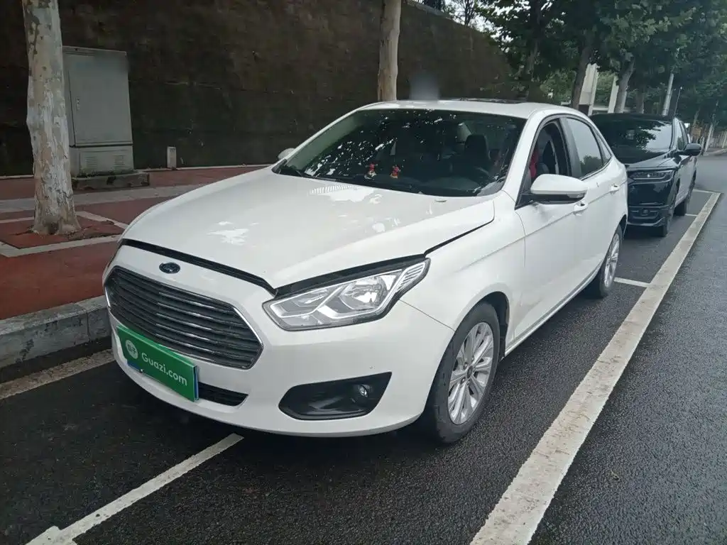 Ford Escort 2017 — фото 1