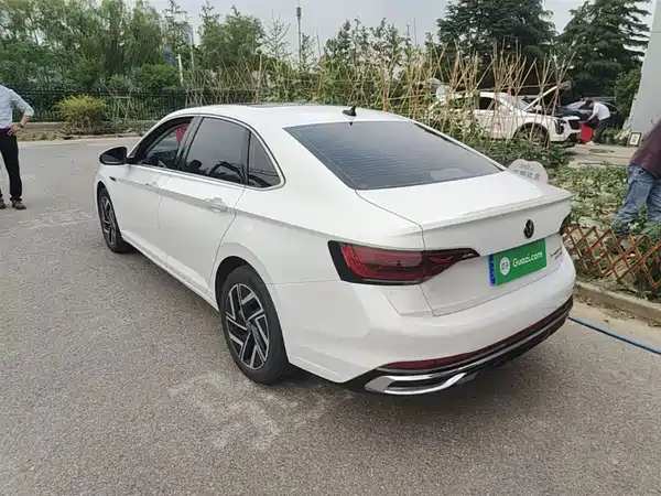 Volkswagen Sagitar 2023