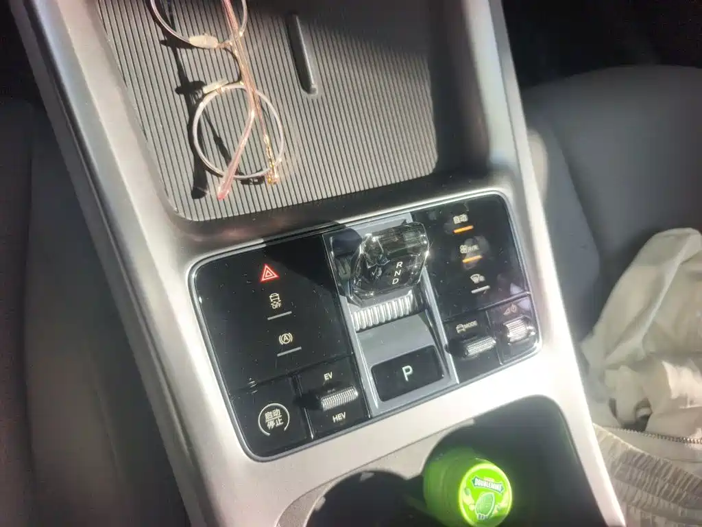 BYD Seal 07 DM-i 2024 — фото 11