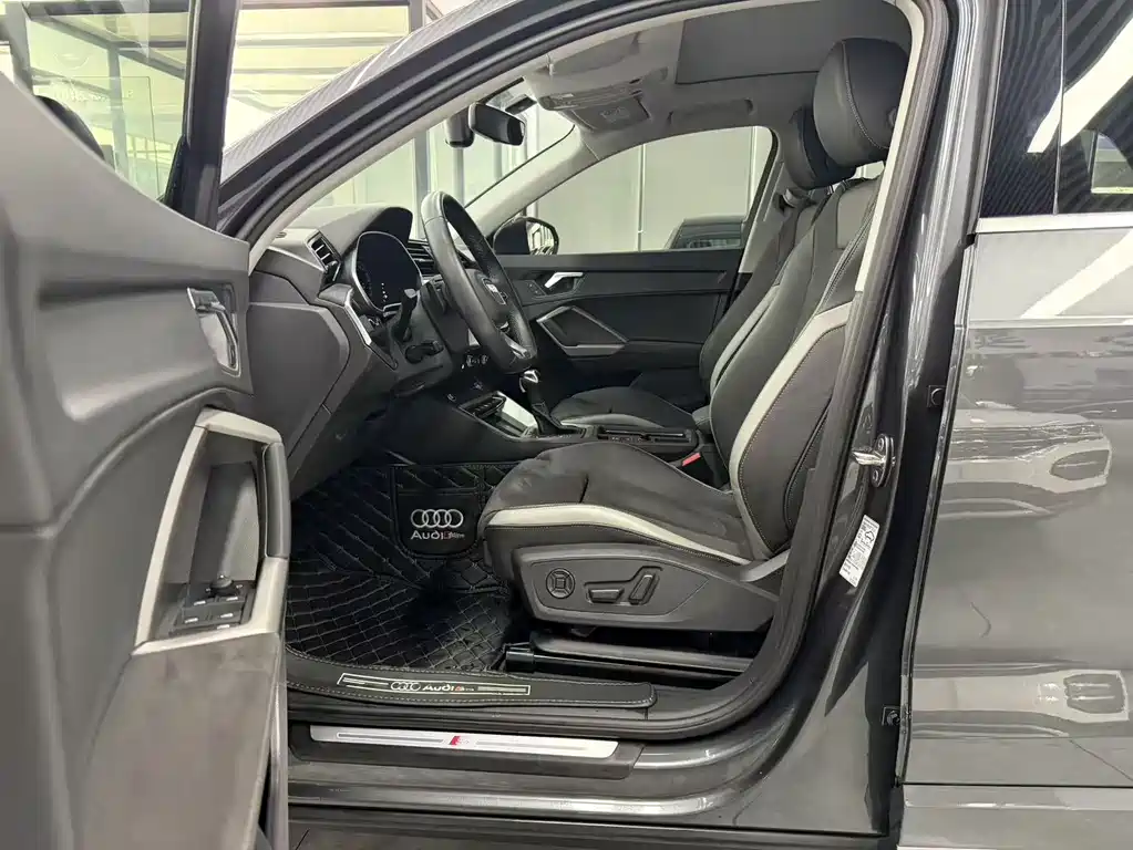 Audi Q3 2022 — фото 9