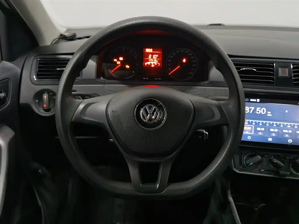 Volkswagen Santana 2018 — фото 11
