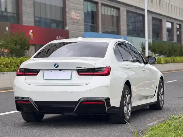 BMW i3 2024