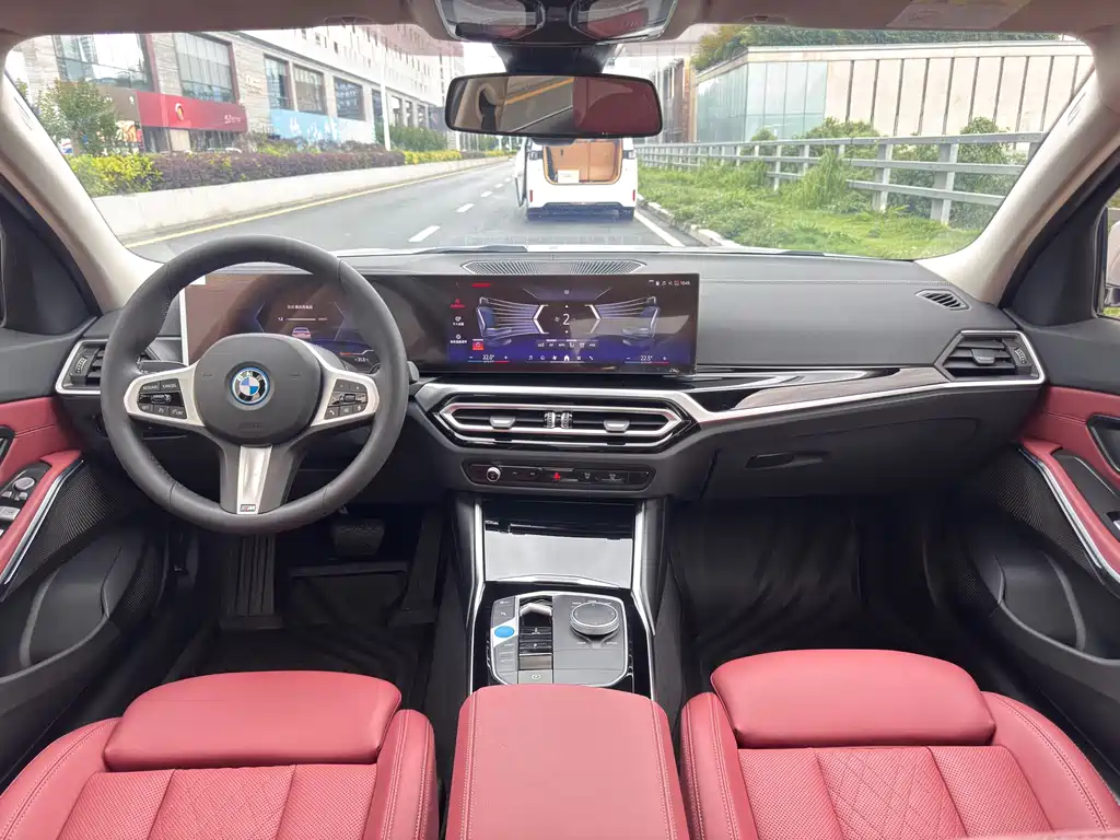 BMW i3 2024 — фото 7