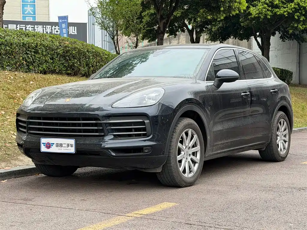 Porsche Cayenne 2019 — фото 1