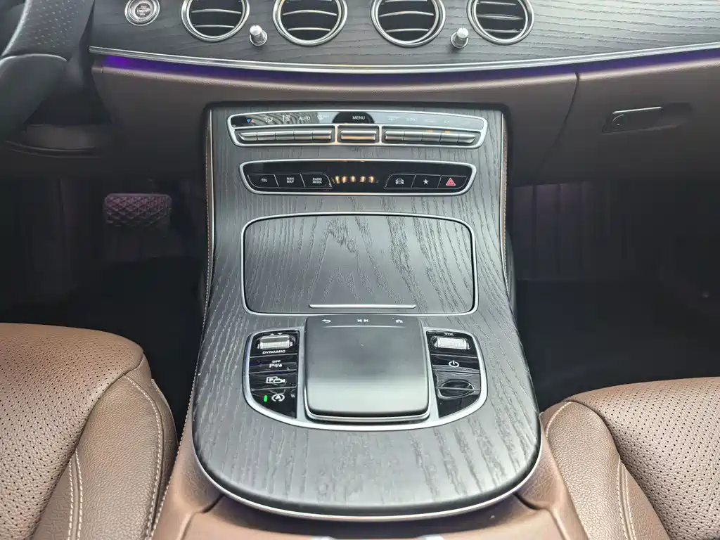 Mercedes-Benz E-Class 2021 — фото 12