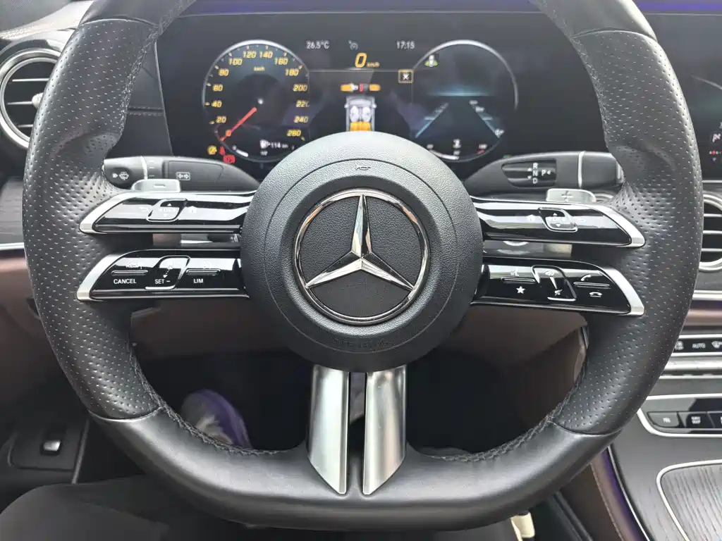Mercedes-Benz E-Class 2021 — фото 21