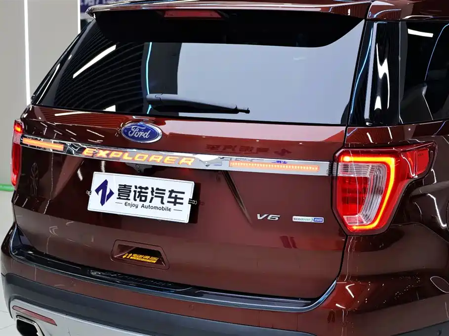 Ford Explorer 2016 — фото 16