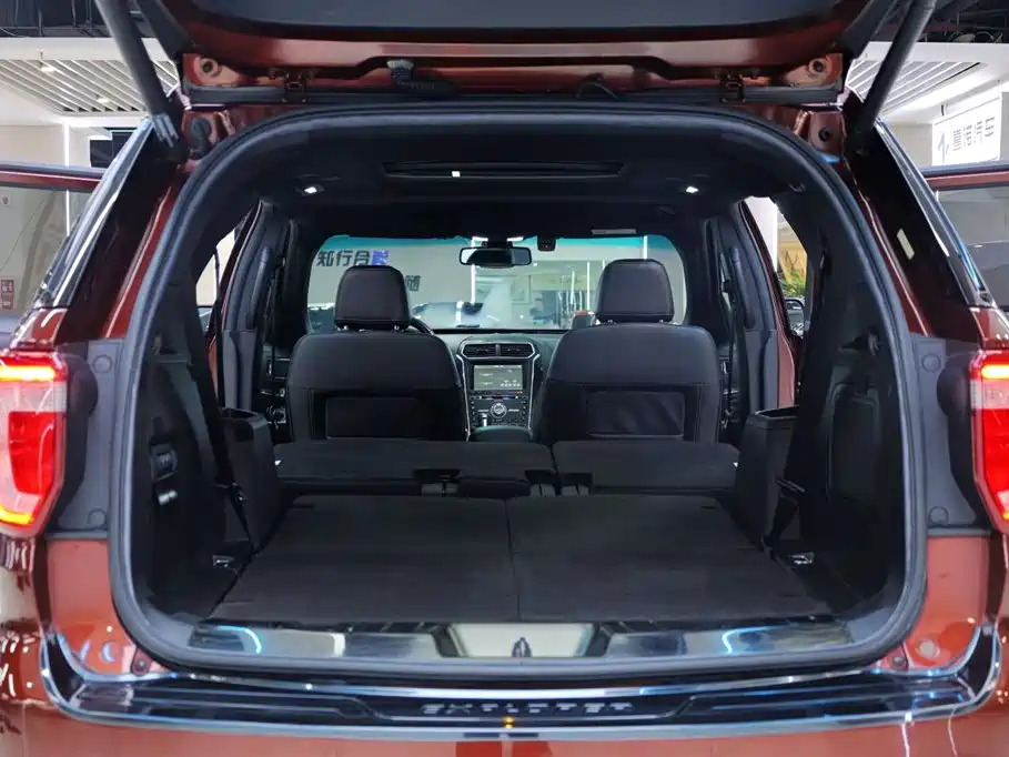 Ford Explorer 2016 — фото 35