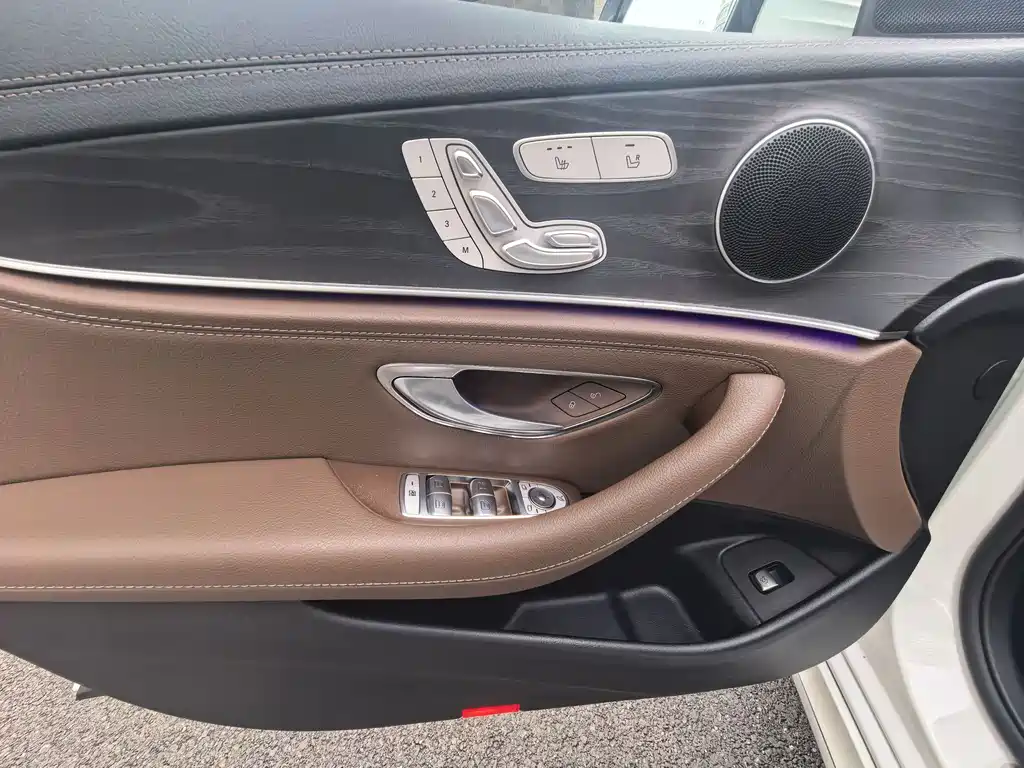 Mercedes-Benz E-Class 2021 — фото 11