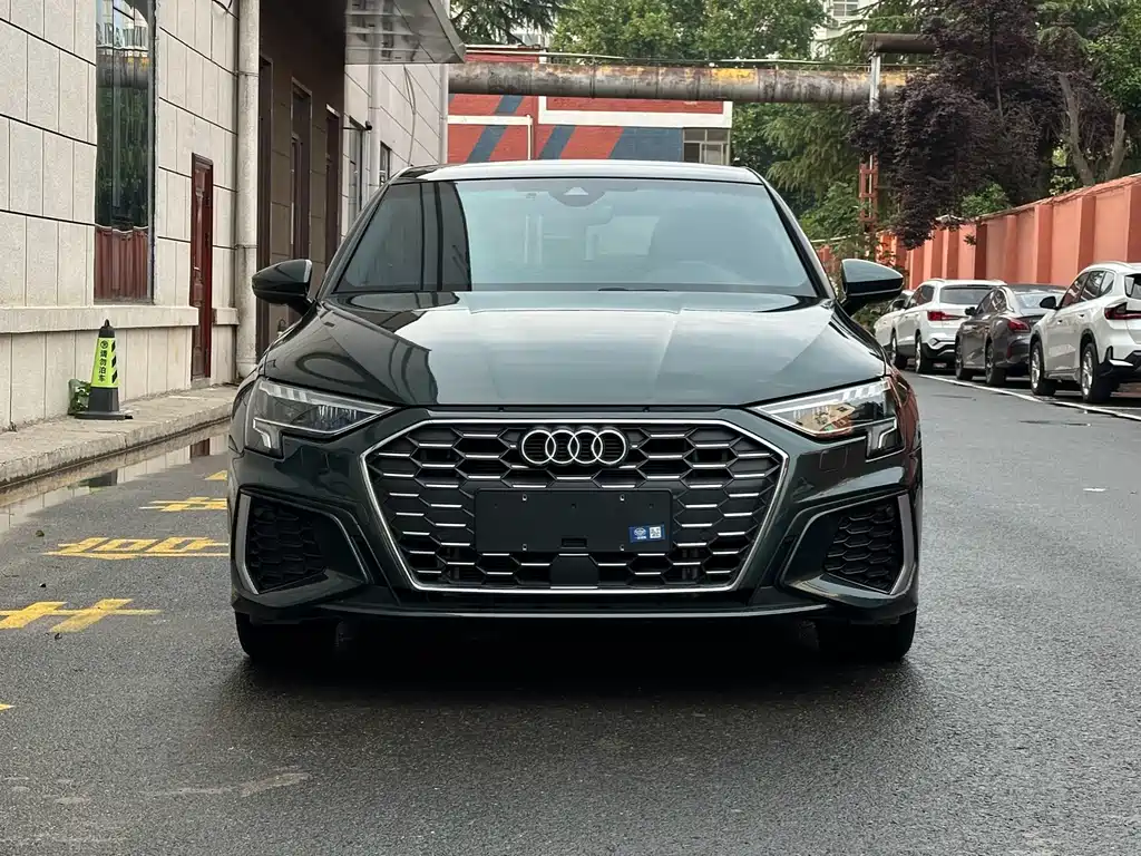 Audi A3 2023 — фото 2