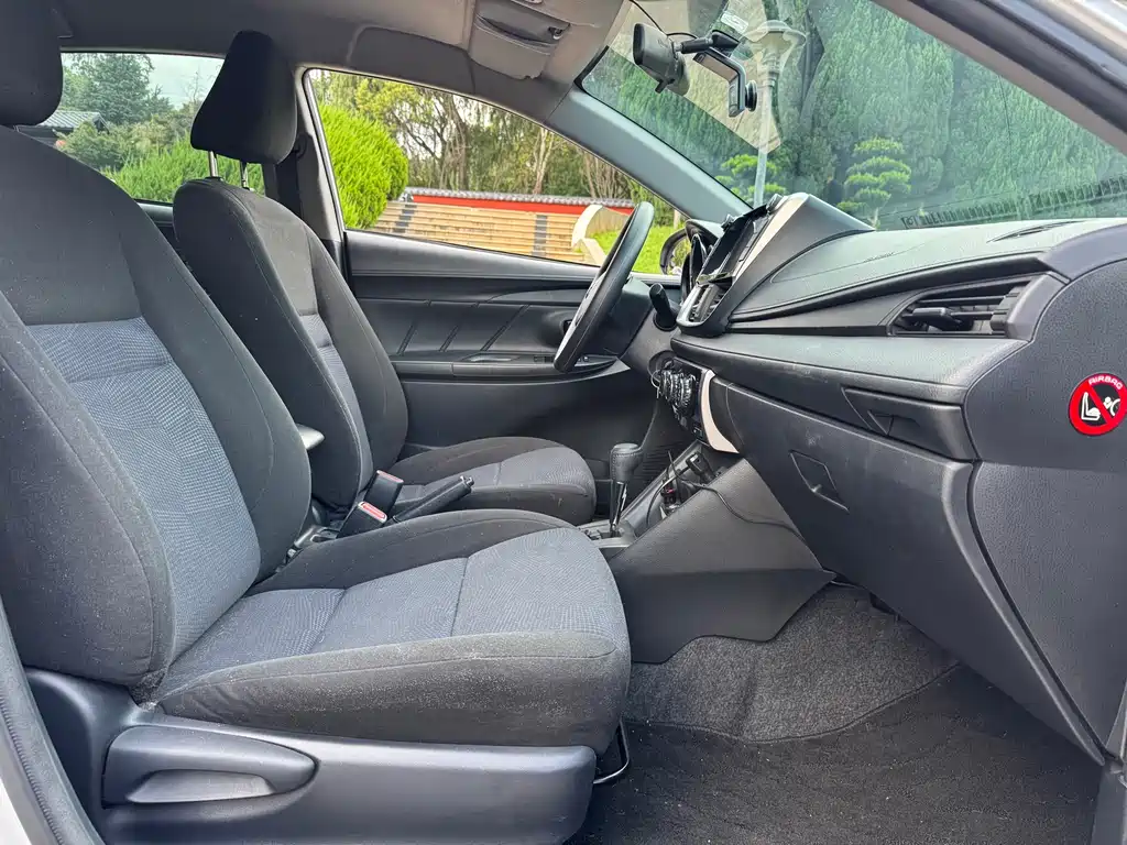 Toyota Yaris L 2016 — фото 22