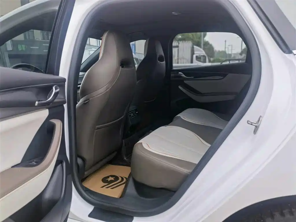 BYD Qin PLUS 2023 — фото 10