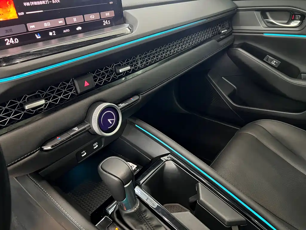 Honda Accord 2023 — фото 11