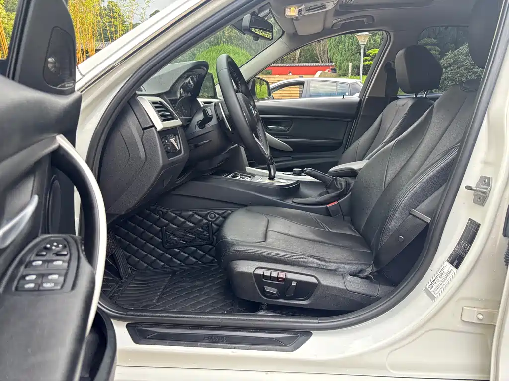 BMW 3 Series 2015 — фото 12