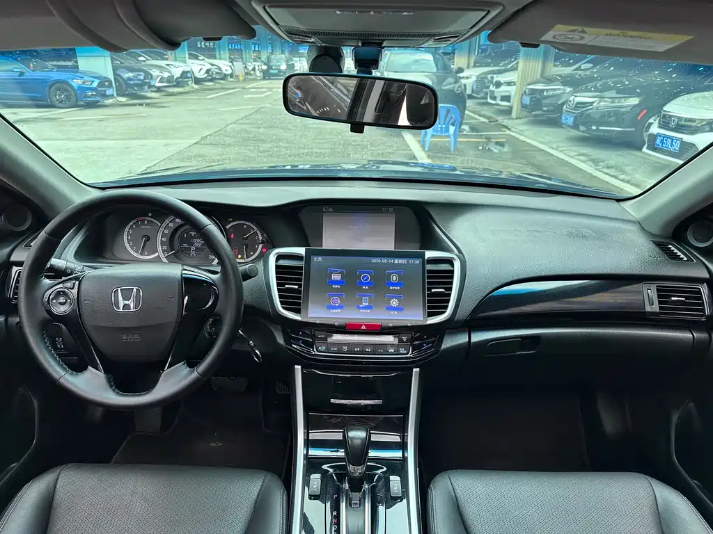 Honda Accord 2016 — фото 10