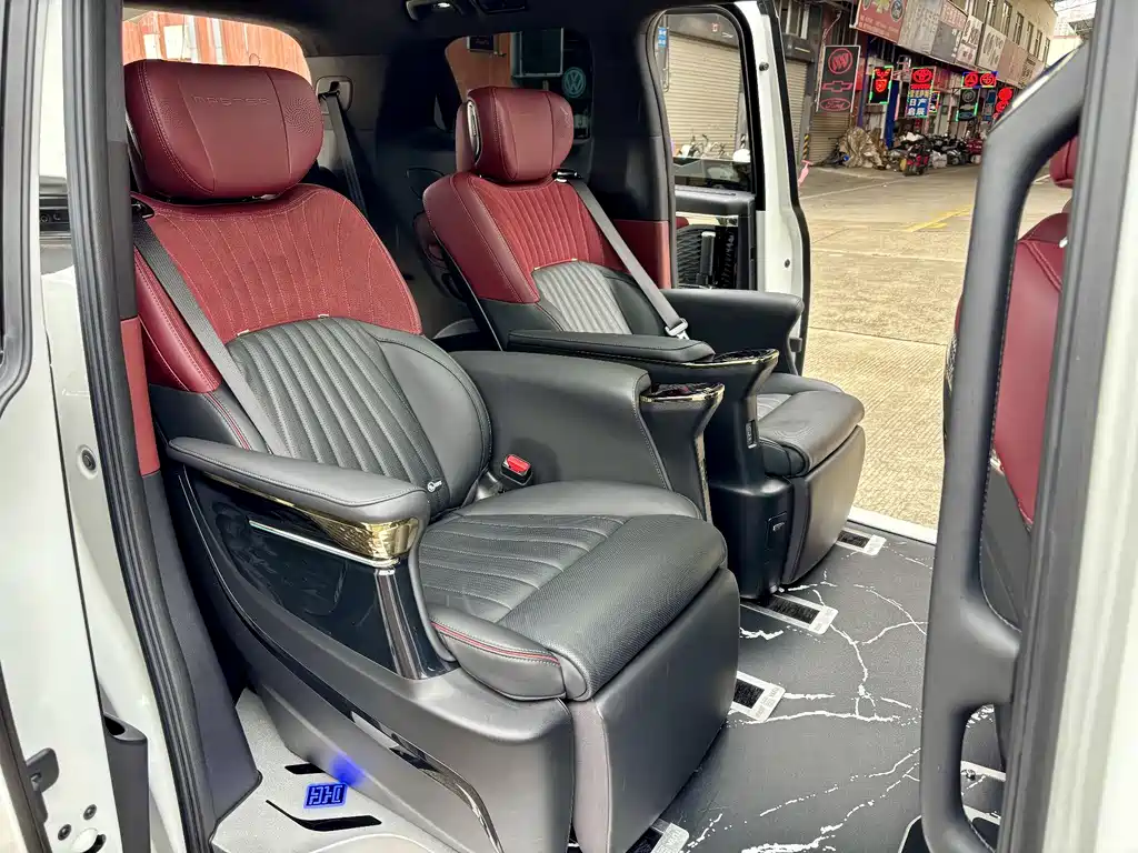 GAC Motor Trumpchi M8 2024 — фото 12