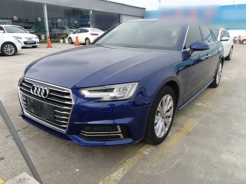 Audi A4L 2019 — фото 1