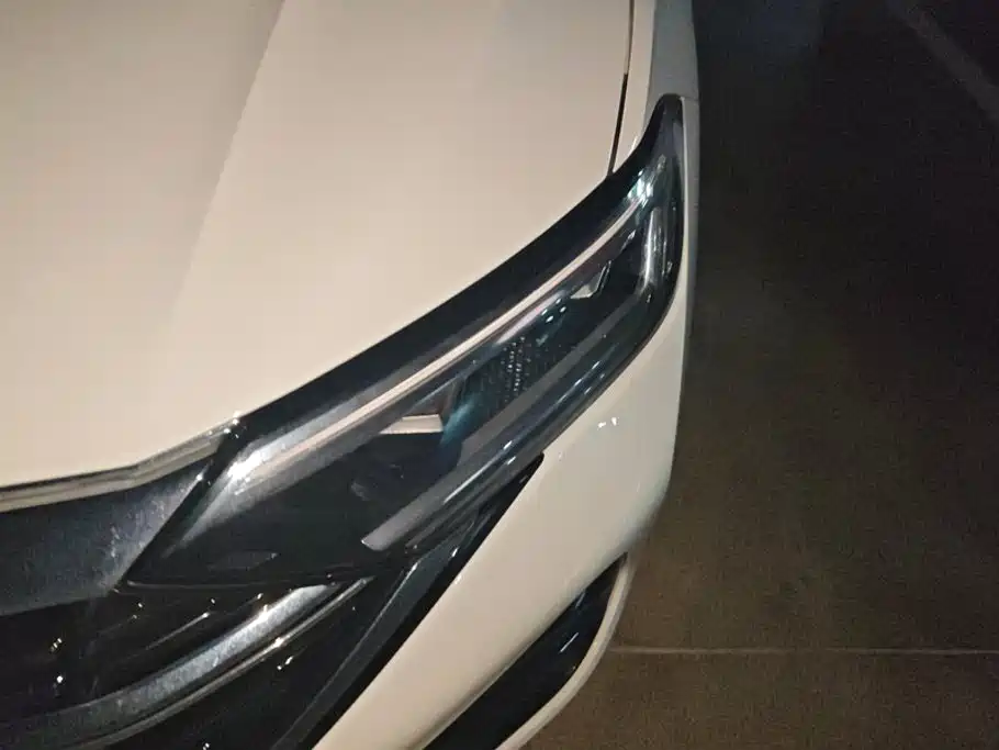 Volkswagen Sagitar 2022