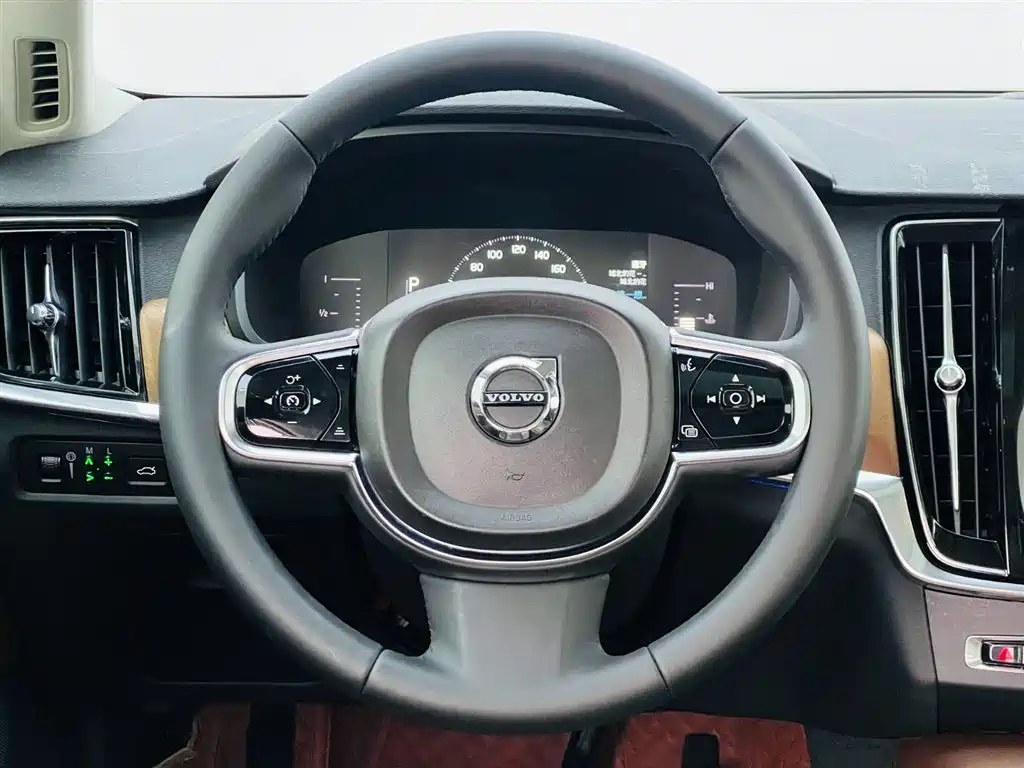 Volvo S90 2019 — фото 17