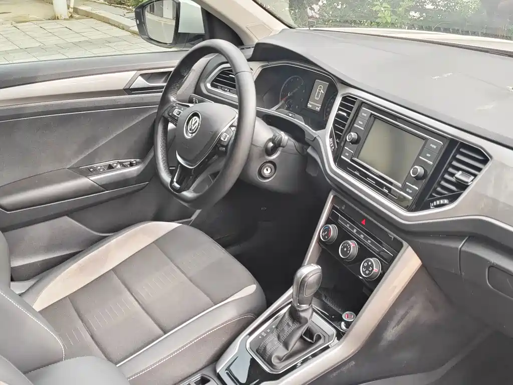Volkswagen T-Roc 2020 — фото 13